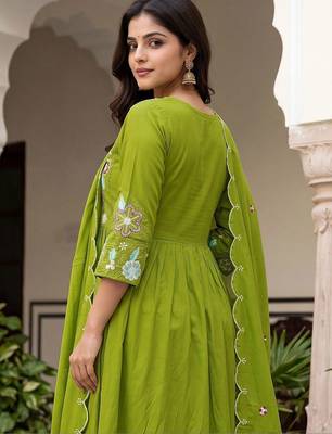 Women Floral Embroidered Empire Thread Work Kurta with Palazzos & With Dupatta 5