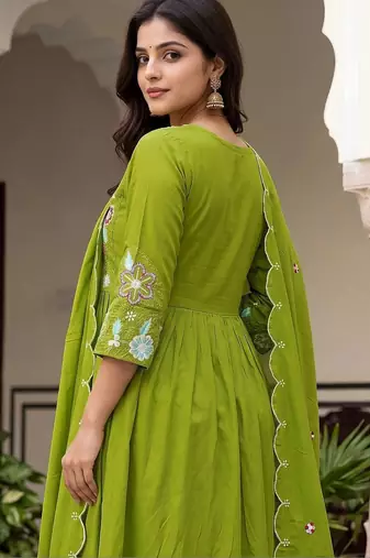Women Floral Embroidered Empire Thread Work Kurta with Palazzos & With Dupatta
