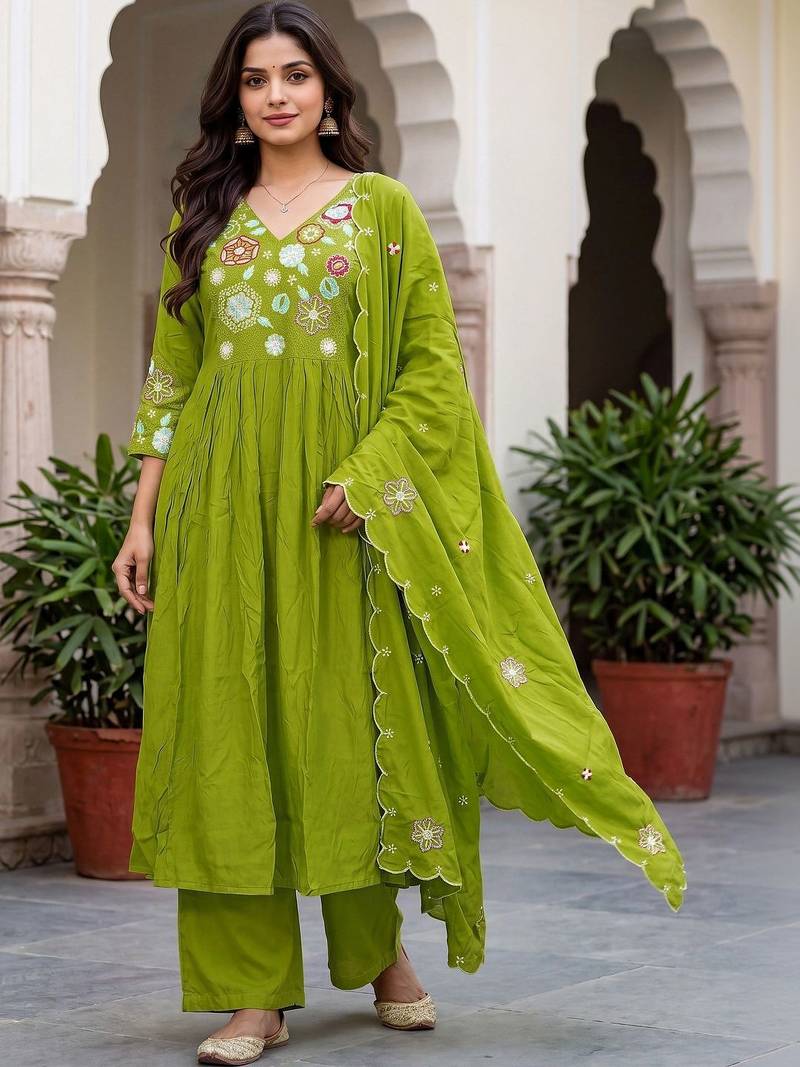 Women Floral Embroidered Empire Thread Work Kurta with Palazzos & With Dupatta