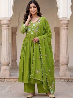 Women Floral Embroidered Empire Thread Work Kurta with Palazzos & With Dupatta 7