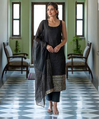 Women Ethnic Motifs Printed Regular Kurta with Trousers & Dupatta 1