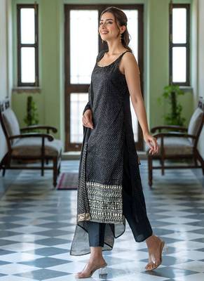 Women Ethnic Motifs Printed Regular Kurta with Trousers & Dupatta 3