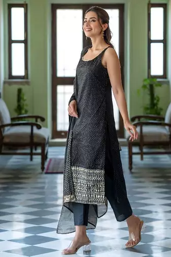 Women Ethnic Motifs Printed Regular Kurta with Trousers & Dupatta