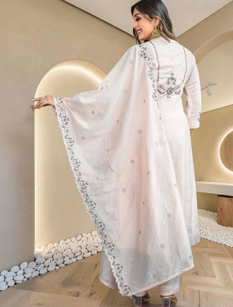 Women Ethnic Motifs Embroidered Regular Thread Work Pure Cotton Kurta with Trousers & With Dupatta