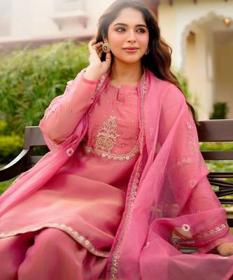Women Ethnic Motifs Embroidered Regular Thread Work Pure Silk Kurta with Patiala & With Dupatta 2