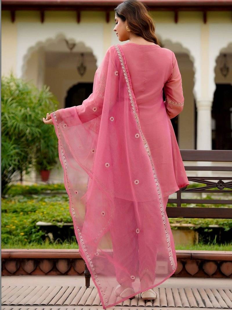 Women Ethnic Motifs Embroidered Regular Thread Work Pure Silk Kurta with Patiala & With Dupatta