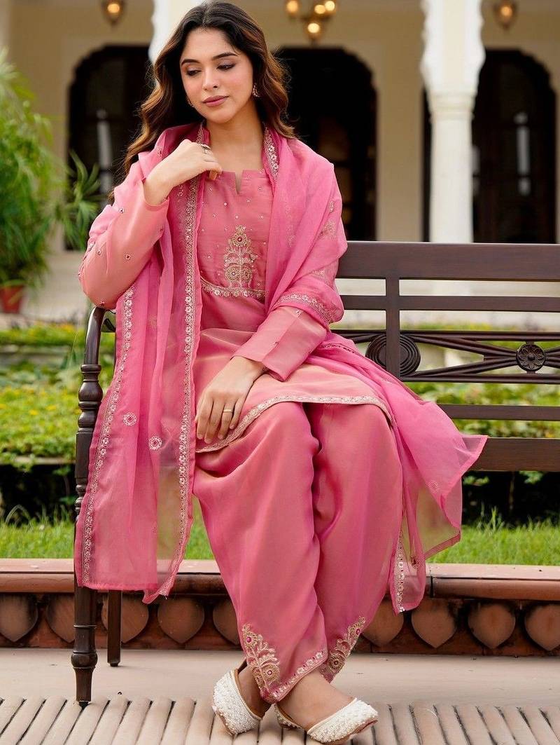 Women Ethnic Motifs Embroidered Regular Thread Work Pure Silk Kurta with Patiala & With Dupatta
