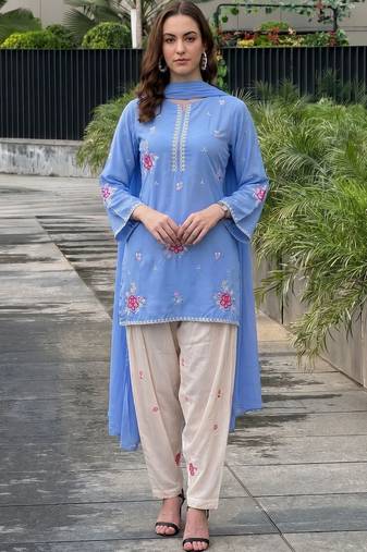 Women Floral Embroidered Regular Thread Work Pure Cotton Kurti with Trousers & With Dupatta