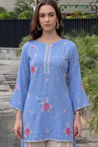 Women Floral Embroidered Regular Thread Work Pure Cotton Kurti with Trousers & With Dupatta