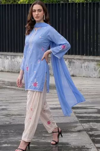Women Floral Embroidered Regular Thread Work Pure Cotton Kurti with Trousers & With Dupatta