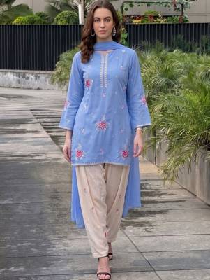 Women Floral Embroidered Regular Thread Work Pure Cotton Kurti with Trousers & With Dupatta 6