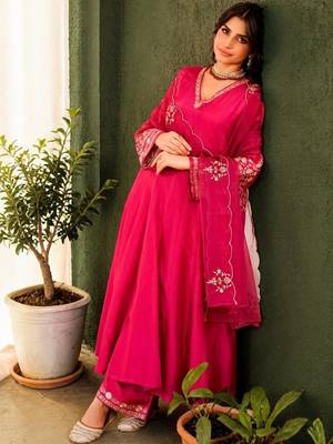 Women Ethnic Motifs Embroidered Empire Thread Work Chanderi Silk Kurta with Trousers & With Dupatta 1