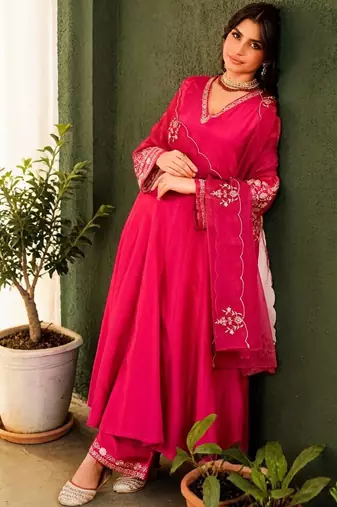 Women Ethnic Motifs Embroidered Empire Thread Work Chanderi Silk Kurta with Trousers & With Dupatta