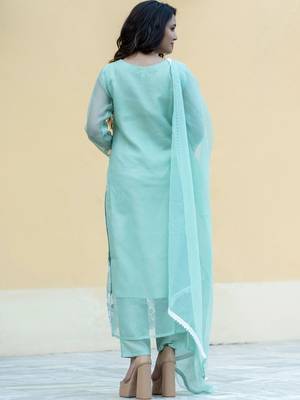 Women Ethnic Motifs Embroidered Regular Thread Work Kurta with Trousers & With Dupatta 4