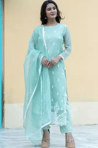 Women Ethnic Motifs Embroidered Regular Thread Work Kurta with Trousers & With Dupatta