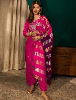 Women Ethnic Motifs Embroidered Regular Kurta with Patiala & With Dupatta 1