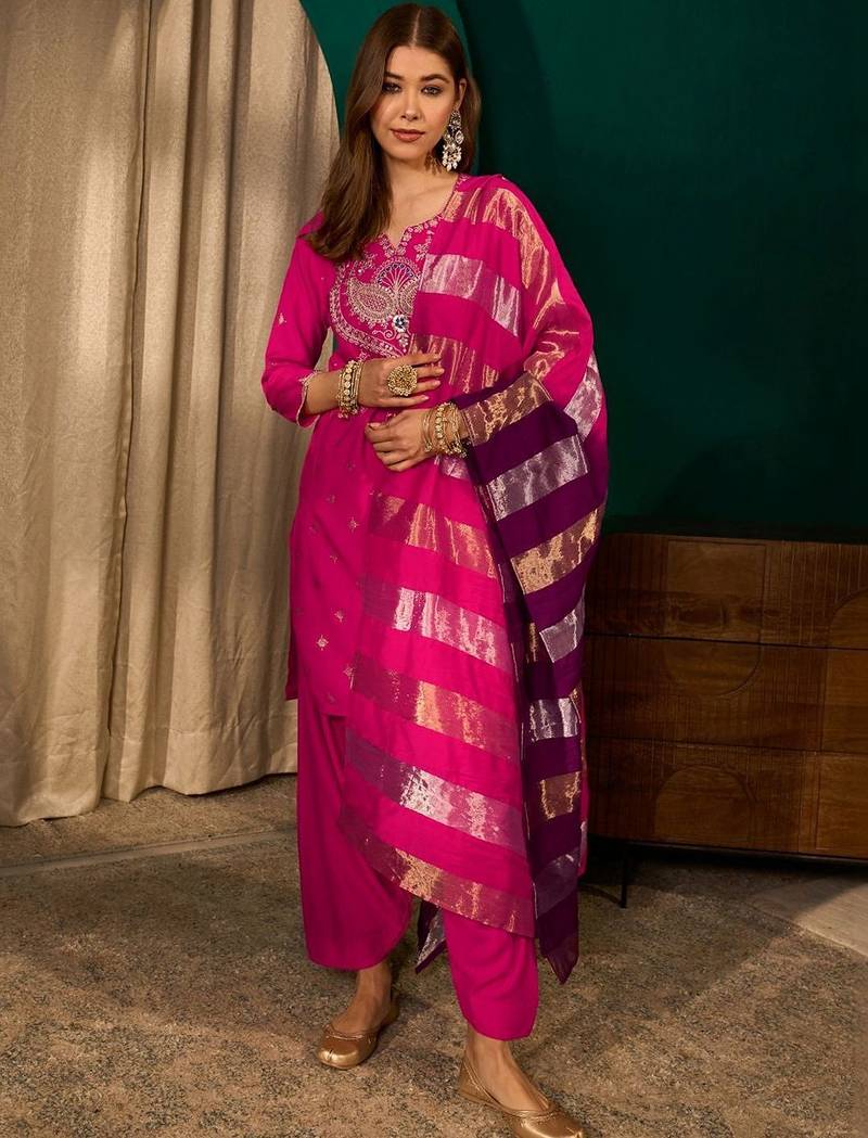 Women Ethnic Motifs Embroidered Regular Kurta with Patiala & With Dupatta