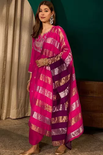 Women Ethnic Motifs Embroidered Regular Kurta with Patiala & With Dupatta