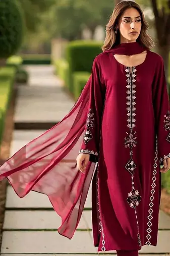 Women Ethnic Motifs Embroidered Regular Thread Work Chanderi Silk Kurta with Trousers & With Dupatta