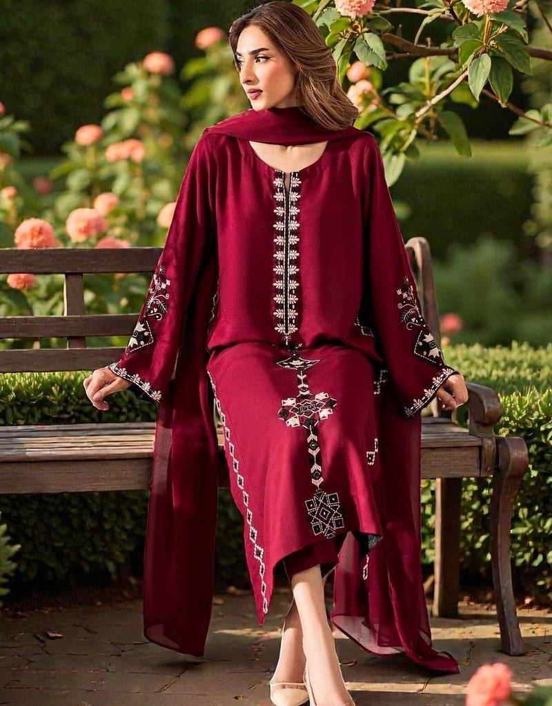 Women Ethnic Motifs Embroidered Regular Thread Work Chanderi Silk Kurta with Trousers & With Dupatta