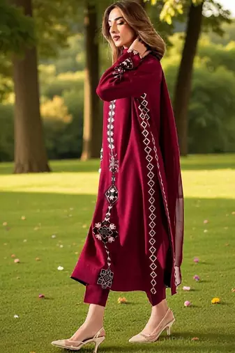 Women Ethnic Motifs Embroidered Regular Thread Work Chanderi Silk Kurta with Trousers & With Dupatta
