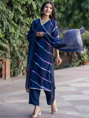 Leheriya Dyed V-Neck Pure Silk Straight Kurta With Trousers & Dupatta 4