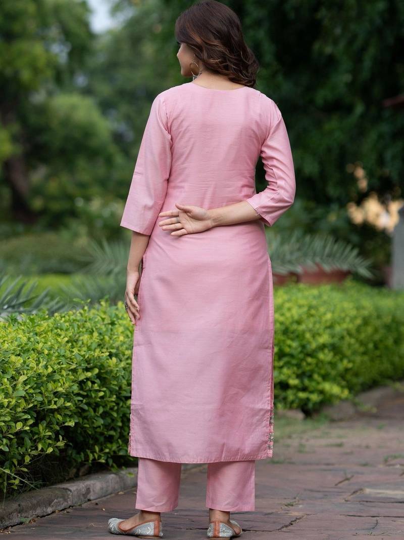 Women Ethnic Motifs Embroidered Regular Thread Work Chanderi Silk Kurta with Trousers & With Dupatta