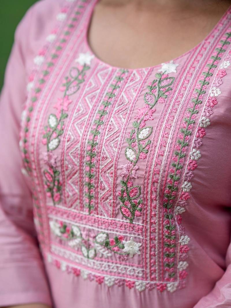 Women Ethnic Motifs Embroidered Regular Thread Work Chanderi Silk Kurta with Trousers & With Dupatta