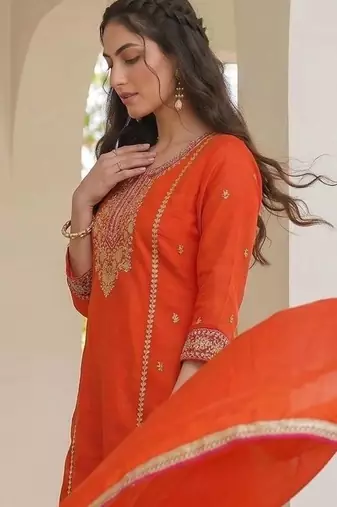 Women Ethnic Motifs Embroidered Regular Thread Work Kurta with Trousers & With Dupatta