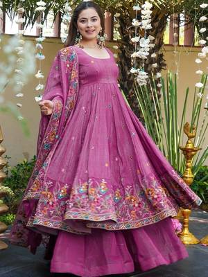 Women Floral Embroidered Empire Thread Work Kurta with Palazzos & With Dupatta 1
