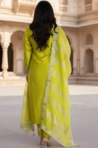 Women Ethnic Motifs Embroidered Regular Thread Work Kurta with Trousers & With Dupatta