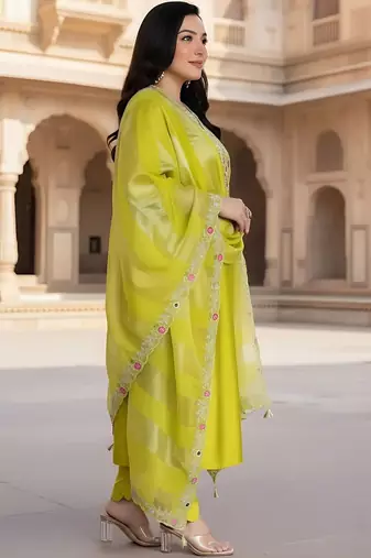 Women Ethnic Motifs Embroidered Regular Thread Work Kurta with Trousers & With Dupatta