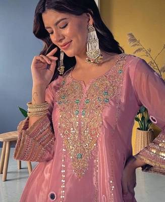 Women Ethnic Motifs Embroidered Regular Mirror Work Kurta with Palazzos 4