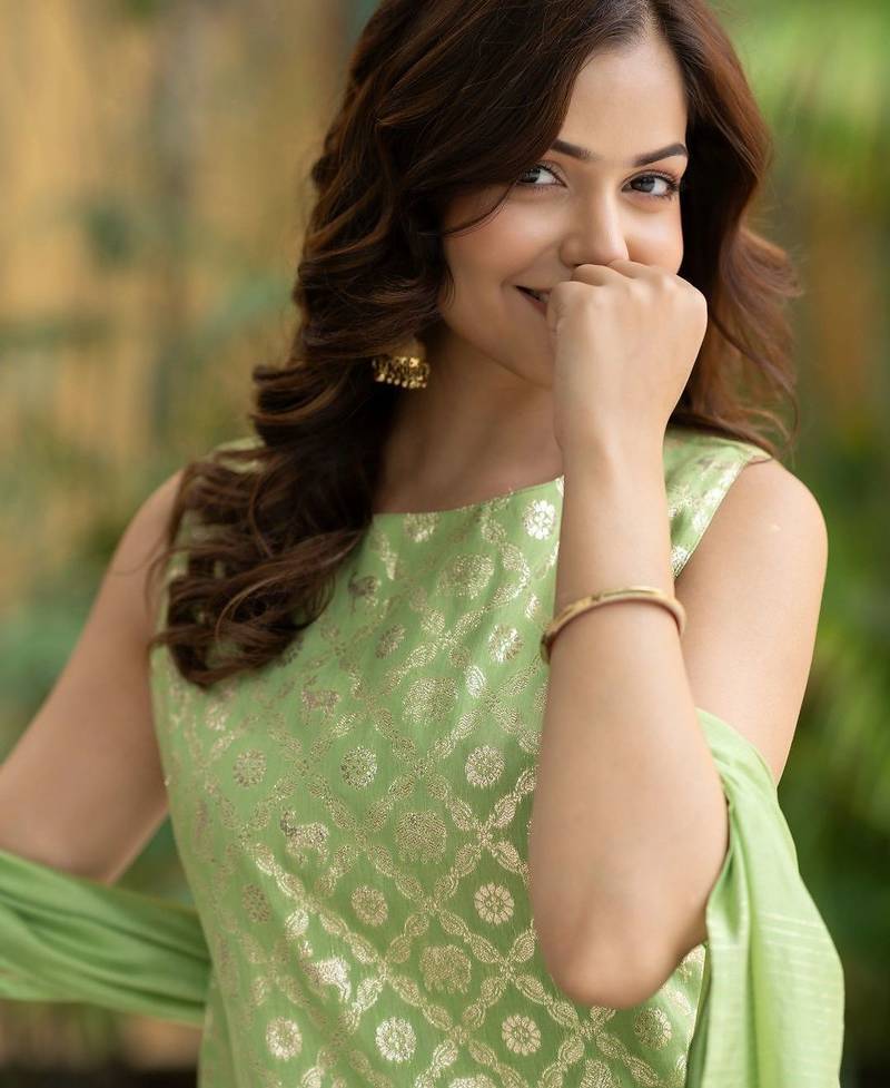 Women Ethnic Motifs Regular Thread Work Kurta with Palazzos & With Dupatta