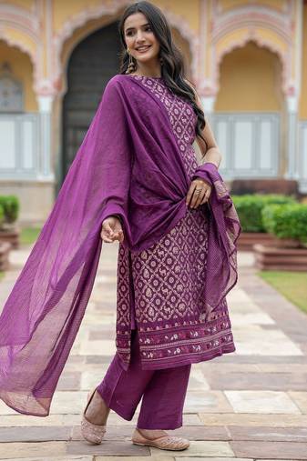 Women Ethnic Motifs Printed Regular Kurta with Trousers & With Dupatta