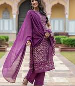 Women Ethnic Motifs Printed Regular Kurta with Trousers & With Dupatta