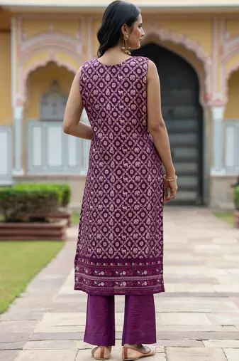 Women Ethnic Motifs Printed Regular Kurta with Trousers & With Dupatta