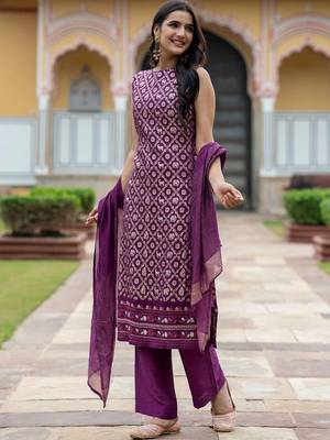 Women Ethnic Motifs Printed Regular Kurta with Trousers & With Dupatta 6