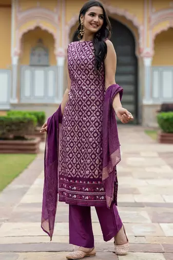 Women Ethnic Motifs Printed Regular Kurta with Trousers & With Dupatta