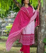 Women Bandhani Printed Regular Pure Cotton Kurta with Trousers & With Dupatta