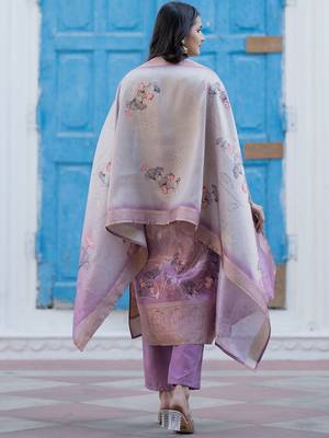 Women Floral Printed Kurta with Trousers & Dupatta 4