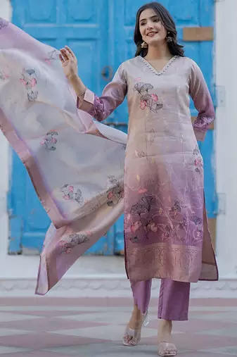 Women Floral Printed Kurta with Trousers & Dupatta