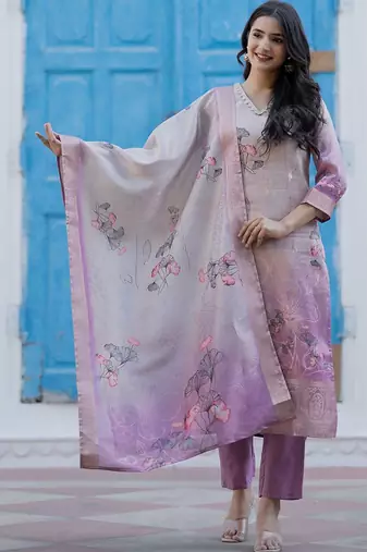 Women Floral Printed Kurta with Trousers & Dupatta