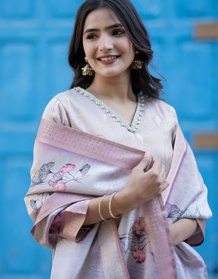 Women Floral Printed Kurta with Trousers & Dupatta 7
