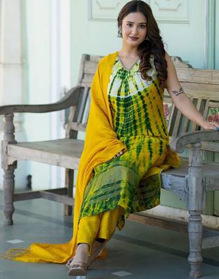 Abstract Printed V-Neck Pure Silk Kurta With Trousers & Dupatta 5