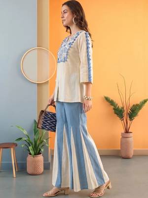 Women Floral Embroidered Regular Thread Work Kurta with Palazzos 3