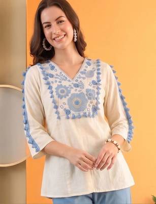 Women Floral Embroidered Regular Thread Work Kurta with Palazzos 4