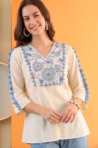 Women Floral Embroidered Regular Thread Work Kurta with Palazzos