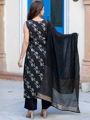 Women Regular Pure Silk Kurta with Palazzos & With Dupatta 4