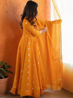 Women Ethnic Motifs Embroidered Empire Sequinned Kurta with Trousers & With Dupatta 5